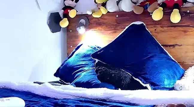 Snapshot of enzo_herrera01 chatting on March 1, 3:32 am enzo herrera01 online show from March 1, 3:32 am