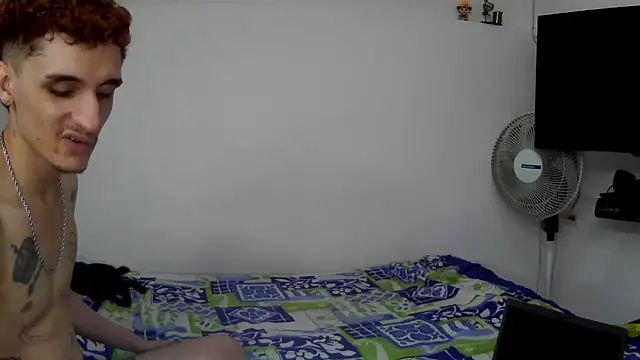 Snapshot of TheKing6ix9ine69 chatting on December 20, 6:40 am TheKing6ix9ine69 online show from December 20, 6:40 am