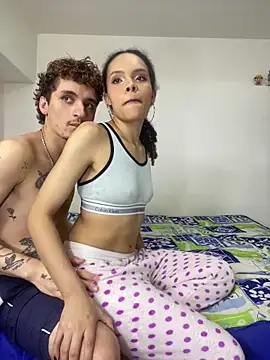 Snapshot of TheKing6ix9ine69 chatting on February 16, 3:47 am TheKing6ix9ine69 online show from February 16, 3:47 am