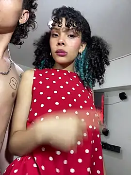 Snapshot of TheKing6ix9ine69 chatting on December 14, 6:19 am TheKing6ix9ine69 online show from December 14, 6:19 am