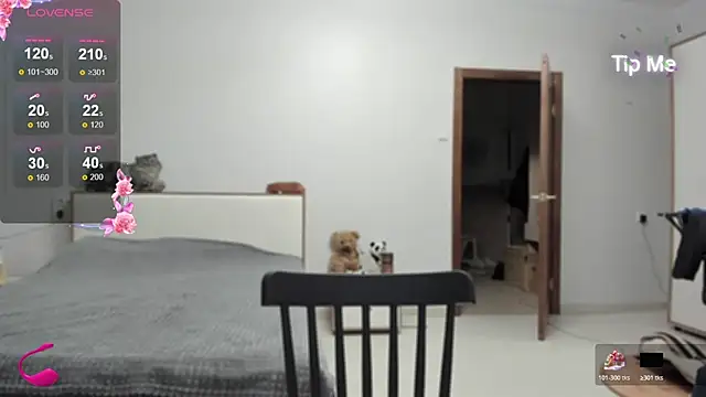 Brooooke online show from October 31, 3:24 pm