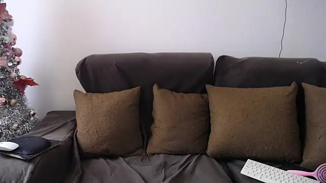 sara winehouse1 online show from January 13, 1:49 pm