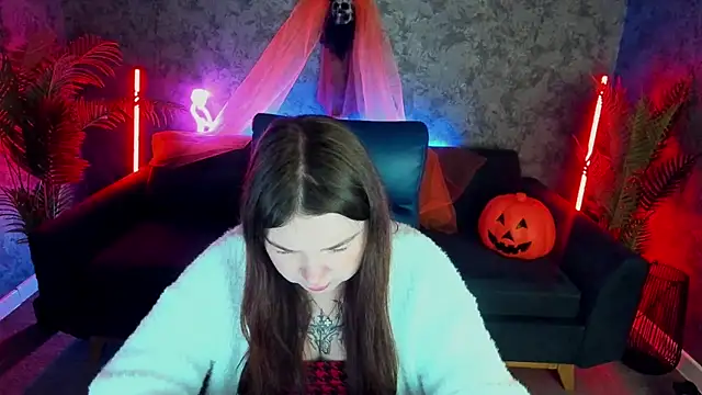 Snapshot of RosieMoons chatting on October 29, 8:32 pm RosieMoons online show from October 29, 8:32 pm