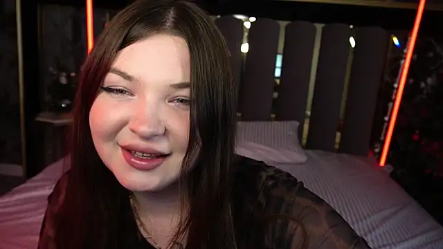 Snapshot of RosieMoons chatting on December 15, 8:24 pm RosieMoons online show from December 15, 8:24 pm