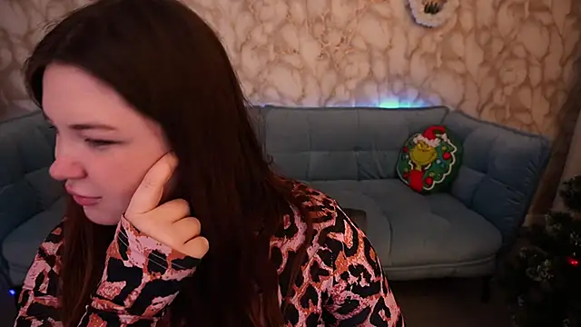 Snapshot of RosieMoons chatting on December 16, 8:14 pm RosieMoons online show from December 16, 8:14 pm