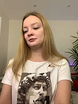 Snapshot of Radiants_two chatting on December 11, 4:28 am Radiants two online show from December 11, 4:28 am