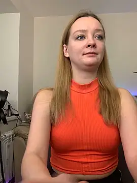 Snapshot of Radiants_two chatting on December 12, 3:21 am Radiants two online show from December 12, 3:21 am