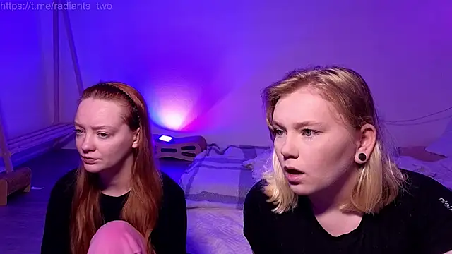 Snapshot of Radiants_two chatting on September 14, 2:11 am Radiants two online show from September 14, 2:11 am