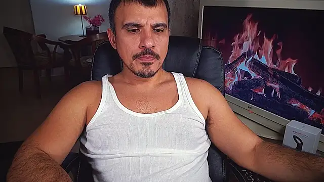 officeman7 online show from December 1, 4:51 pm