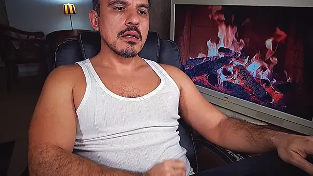 officeman7 online show from December 25, 8:28 pm