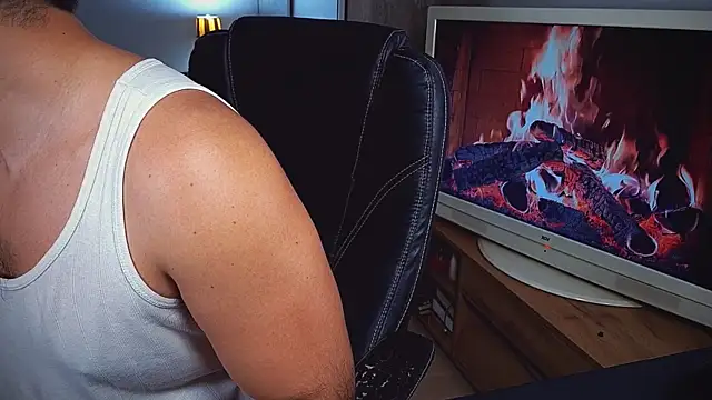 officeman7 online show from January 4, 8:27 pm