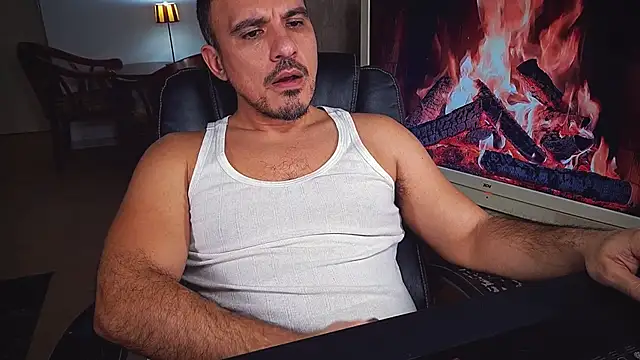 officeman7 online show from January 26, 5:02 pm