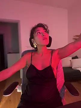 Snapshot of IzanamiTime chatting on December 16, 3:22 am IzanamiTime online show from December 16, 3:22 am