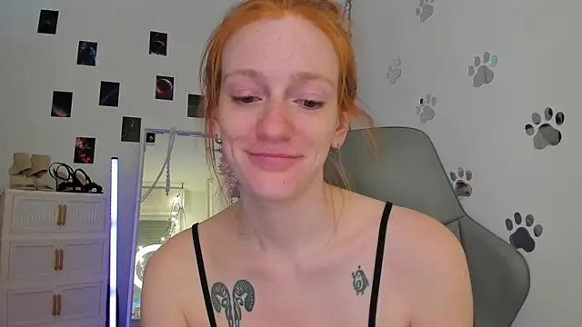 Aliceginger99 online show from May 2, 12:10 pm