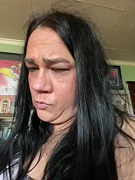 Snapshot of sexyasscougar chatting on December 17, 7:04 pm sexyasscougar online show from December 17, 7:04 pm