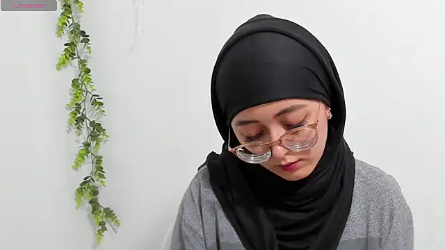 aysel elid online show from January 8, 9:44 pm