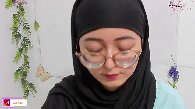 aysel elid online show from October 7, 11:13 pm