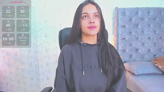 ChloeHarper  online show from October 28, 1:36 pm