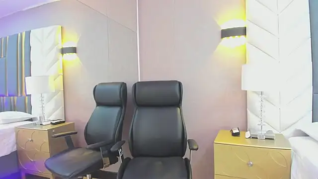 ChloeHarper  online show from January 17, 11:37 am