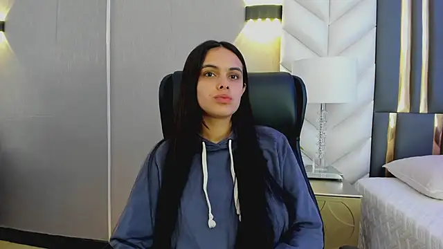 Snapshot of ChloeHarper_ chatting on July 2, 11:49 am ChloeHarper online show from July 2, 11:49 am