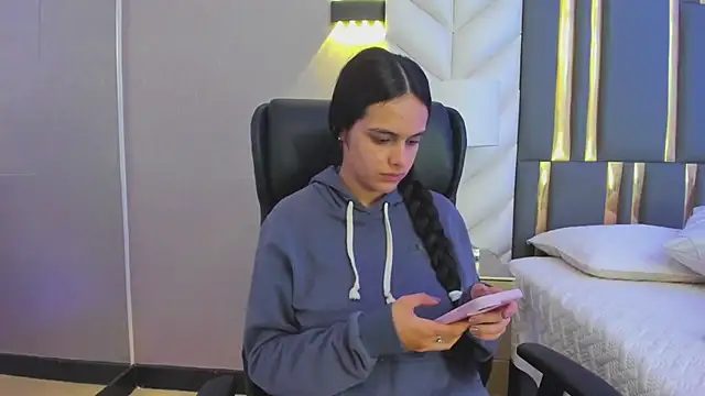 Snapshot of ChloeHarper_ chatting on July 9, 11:58 am ChloeHarper online show from July 9, 11:58 am