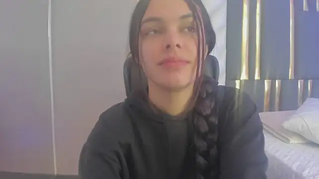 Snapshot of ChloeHarper_ chatting on July 13, 11:46 am ChloeHarper online show from July 13, 11:46 am
