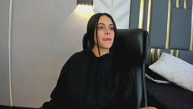 Snapshot of ChloeHarper_ chatting on July 19, 1:04 pm ChloeHarper online show from July 19, 1:04 pm