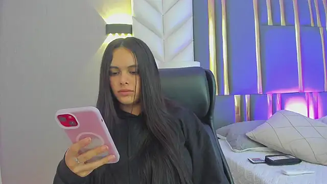 Snapshot of ChloeHarper_ chatting on July 28, 12:01 pm ChloeHarper online show from July 28, 12:01 pm