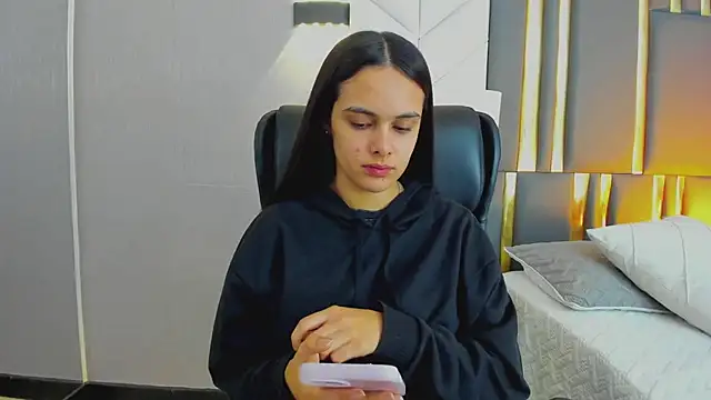 Snapshot of ChloeHarper_ chatting on July 29, 11:52 am ChloeHarper online show from July 29, 11:52 am