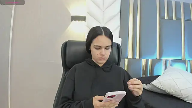Snapshot of ChloeHarper_ chatting on July 30, 11:53 am ChloeHarper online show from July 30, 11:53 am