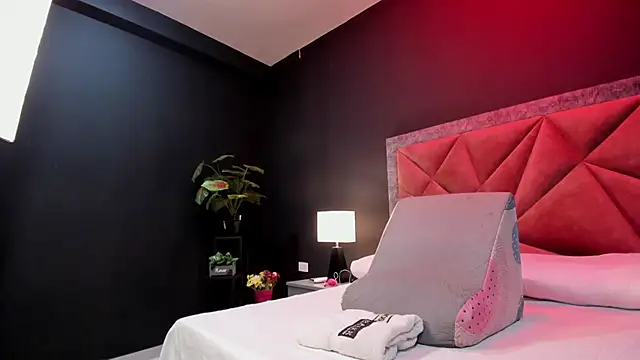 mia milff online show from January 18, 1:08 am