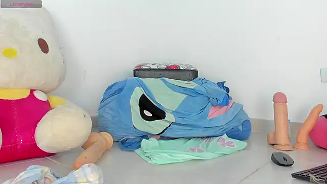 Snapshot of Bigdickgirls_02 chatting on March 4, 4:06 am Bigdickgirls 02 online show from March 4, 4:06 am