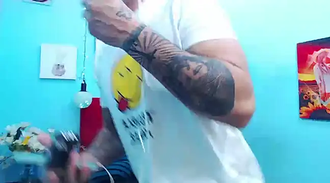 Snapshot of master_monstercock_ chatting on December 6, 1:00 pm master monstercock online show from December 6, 1:00 pm