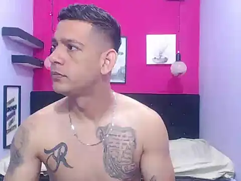 Snapshot of master_monstercock_ chatting on April 11, 12:04 am master monstercock online show from April 11, 12:04 am