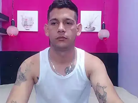 Snapshot of master_monstercock_ chatting on April 13, 11:32 pm master monstercock online show from April 13, 11:32 pm