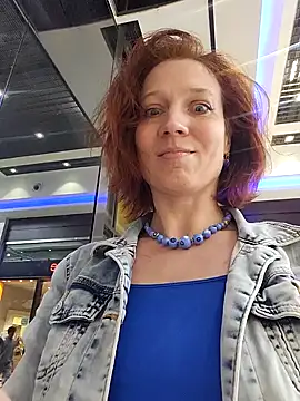 Exhibitionsplit online show from February 27, 2:21 pm