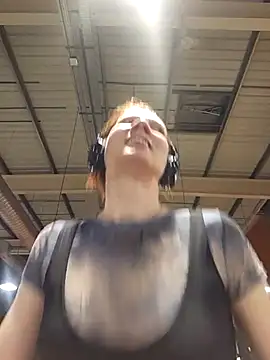 Exhibitionsplit online show from March 8, 8:03 pm