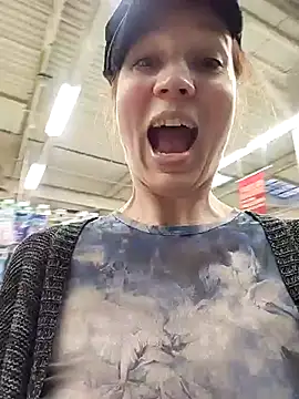 Exhibitionsplit online show from November 26, 3:57 pm