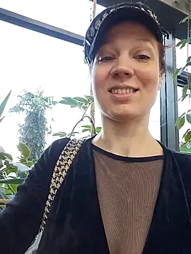 Exhibitionsplit online show from January 15, 11:04 am