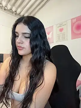 Snapshot of violet-333 chatting on June 13, 5:55 pm violet-333 online show from June 13, 5:55 pm