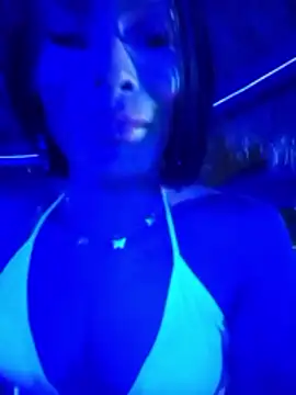 Snapshot of CoralineSweett chatting on November 6, 8:59 am CoralineSweett online show from November 6, 8:59 am