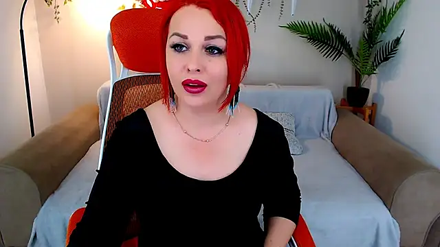 Snapshot of RedHeadBridget chatting on February 22, 9:01 am RedHeadBridget online show from February 22, 9:01 am