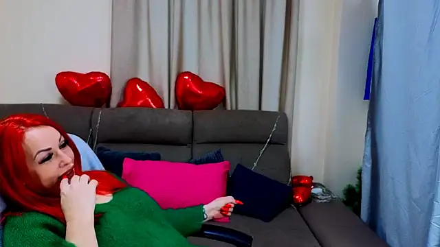 Snapshot of RedHeadBridget chatting on February 17, 6:21 am RedHeadBridget online show from February 17, 6:21 am