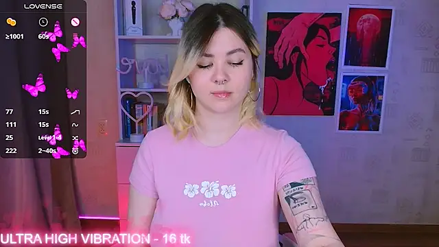 Snapshot of cutie_mili chatting on February 10, 3:24 am cutie mili online show from February 10, 3:24 am