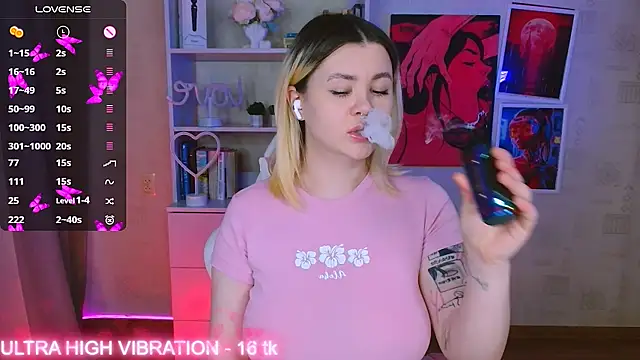 Snapshot of cutie_mili chatting on February 26, 10:47 am cutie mili online show from February 26, 10:47 am