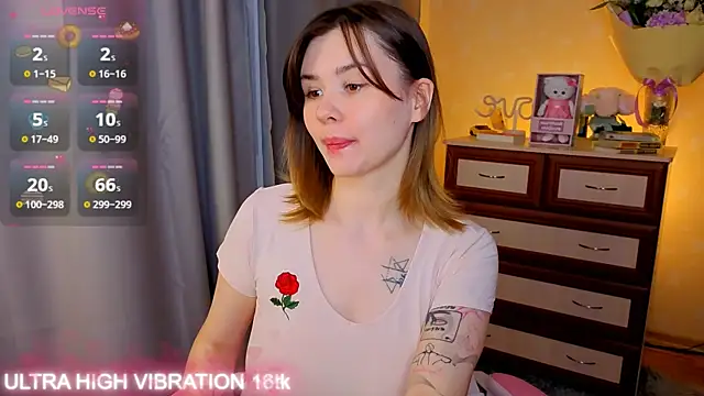 Snapshot of cutie_mili chatting on October 24, 8:22 am cutie mili online show from October 24, 8:22 am