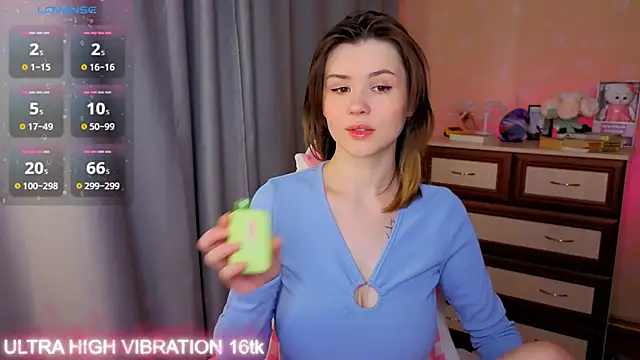 Snapshot of cutie_mili chatting on November 1, 8:16 am cutie mili online show from November 1, 8:16 am