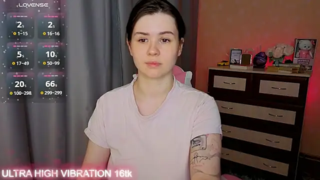 Snapshot of cutie_mili chatting on November 27, 8:38 am cutie mili online show from November 27, 8:38 am