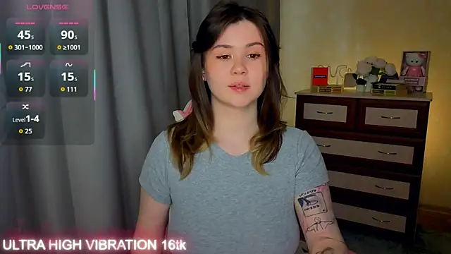Snapshot of cutie_mili chatting on May 9, 8:30 am cutie mili online show from May 9, 8:30 am