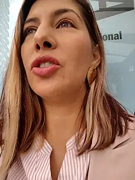 scarlett moore online show from March 5, 4:03 pm